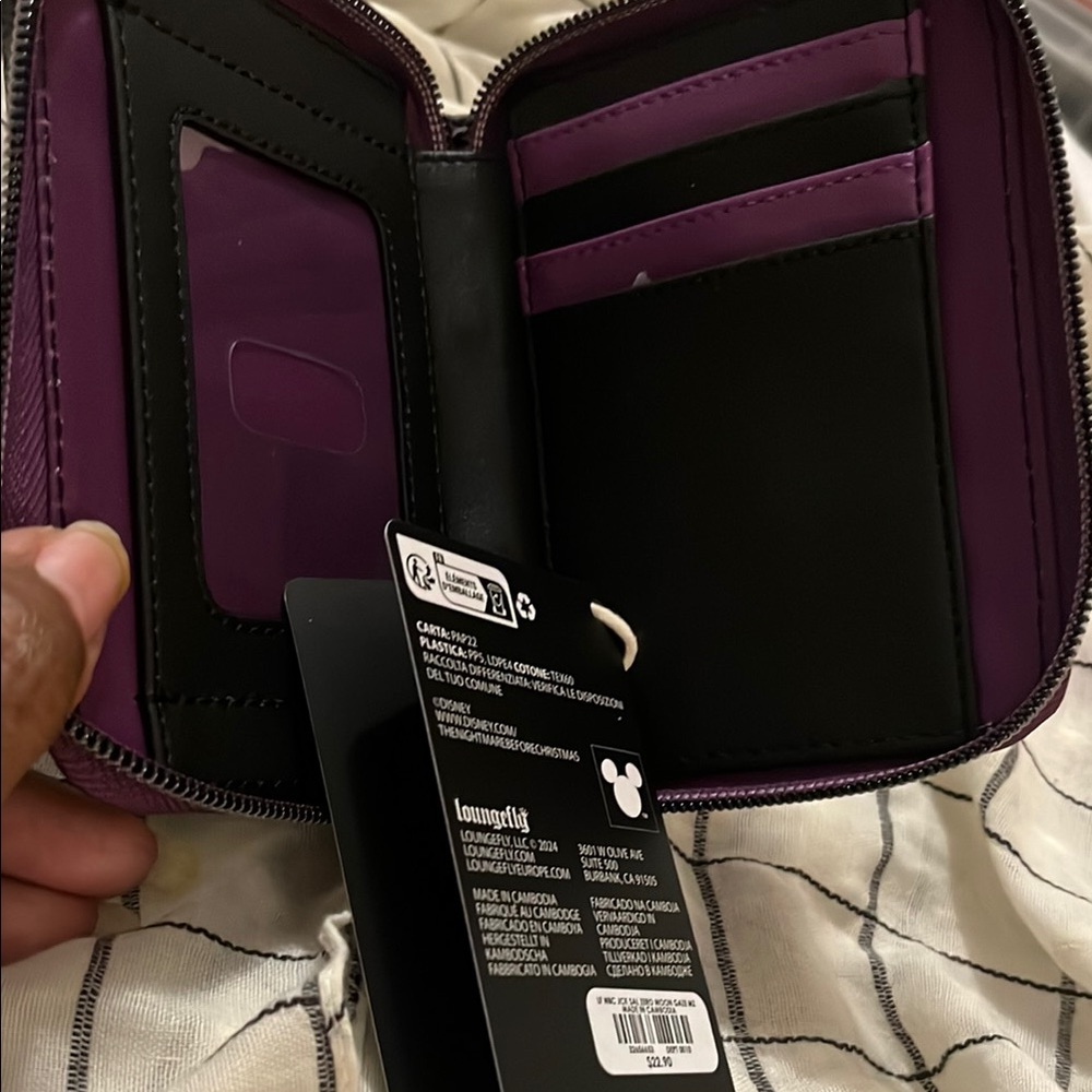 Disney Loungefly ‘‘twas the night before Xmas Black and Purple Wallet - Picture 4 of 5